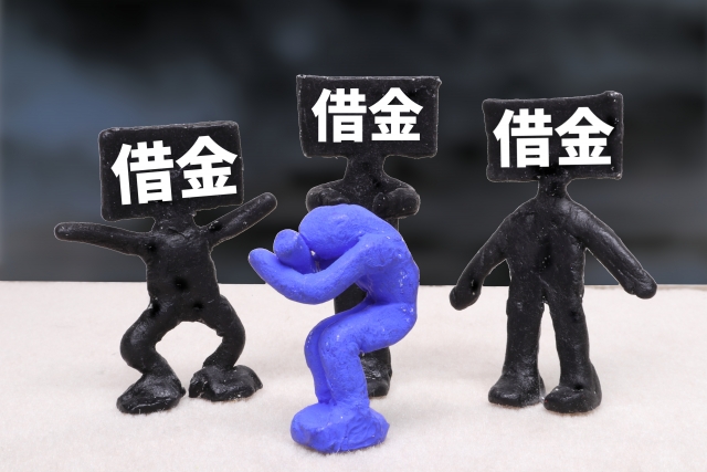 借金に追い立てられる。箕面市の弁護士や司法書士に無料相談する